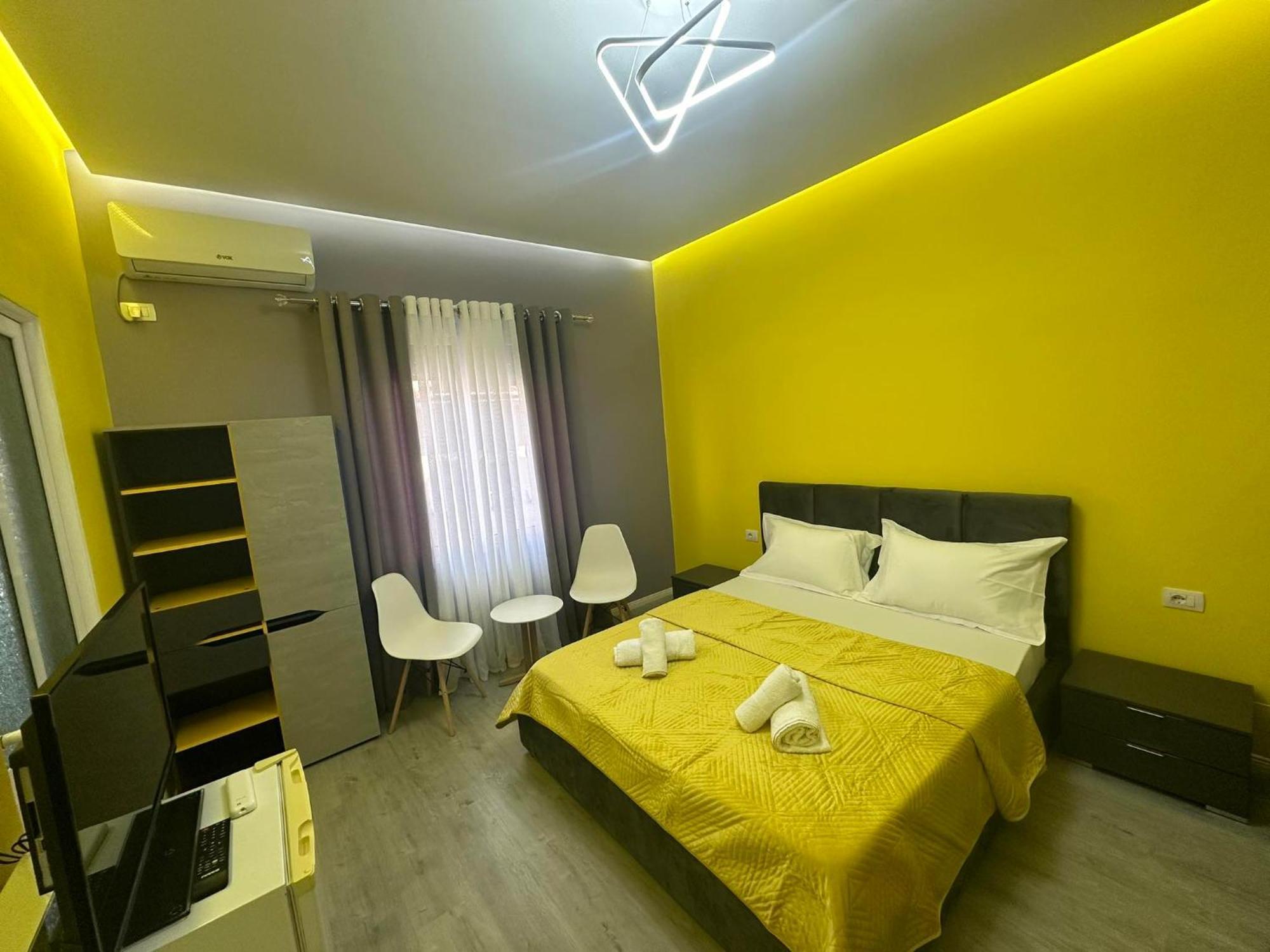 Algen Room'S Berat Exterior foto